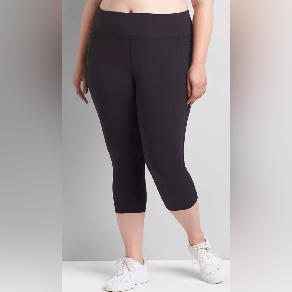 Livi Lane.Bryant High-Rise Livi Soft Capri Legging w/Pockets Black Sz 26/28 NWT